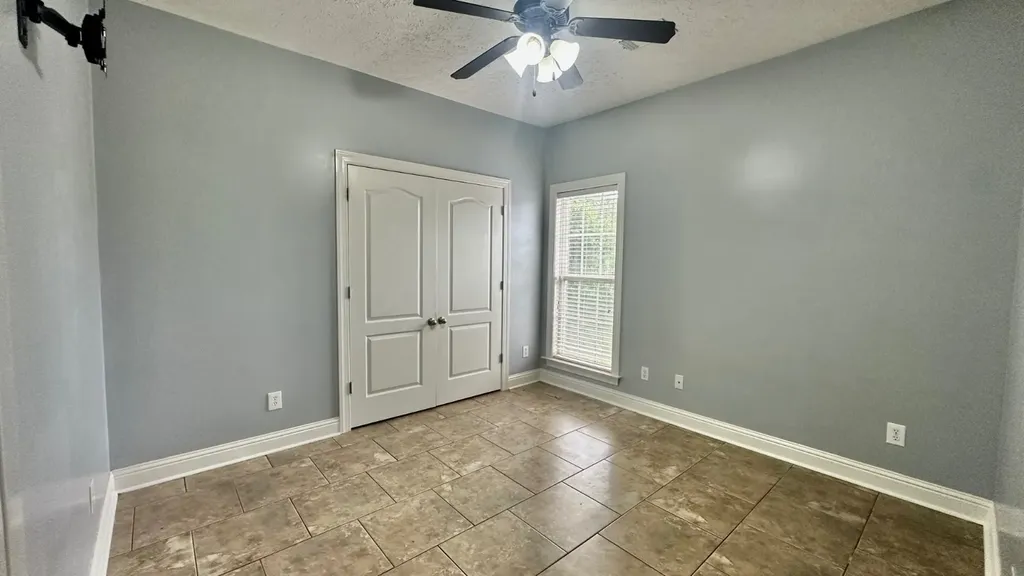 516 Whispering Wind Way Deatsville AL 36022