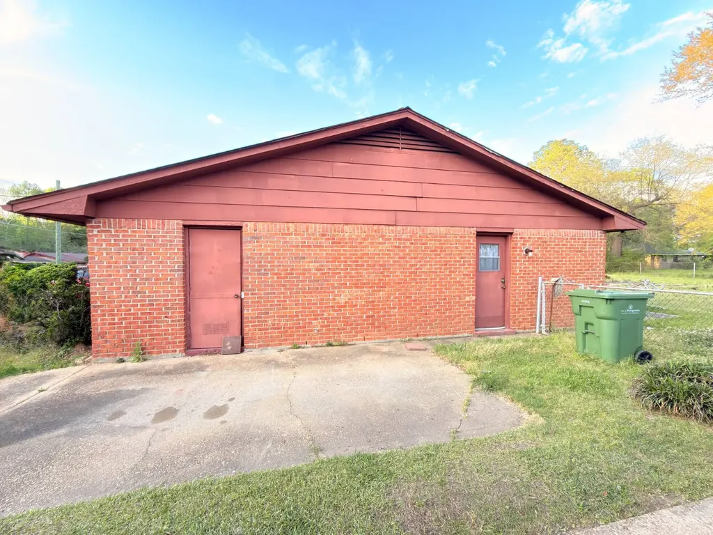 4233 Gateway Drive Montgomery AL 36108