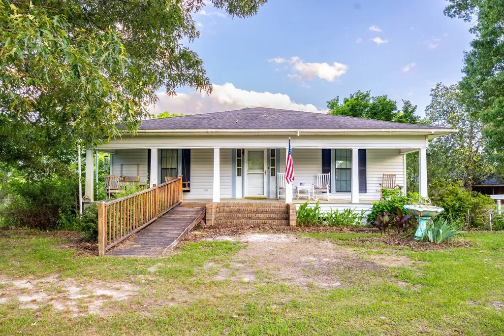 1683 W Mill Street Georgiana AL 36033