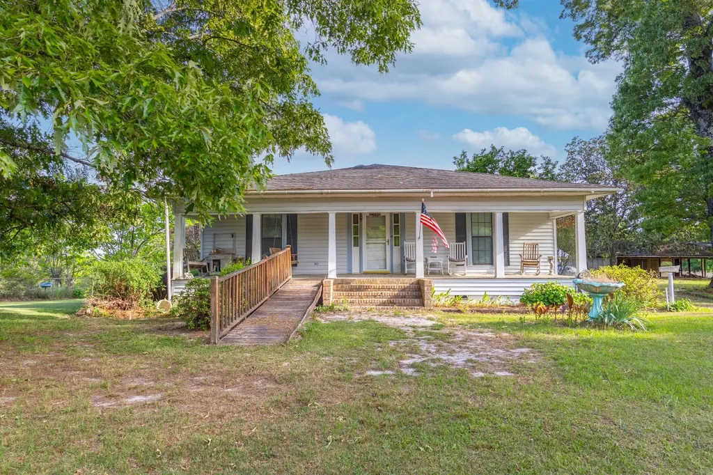 1683 W Mill Street Georgiana AL 36033