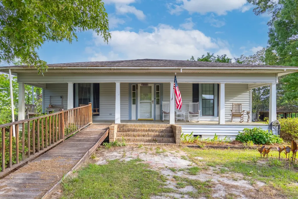1683 W Mill Street Georgiana AL 36033