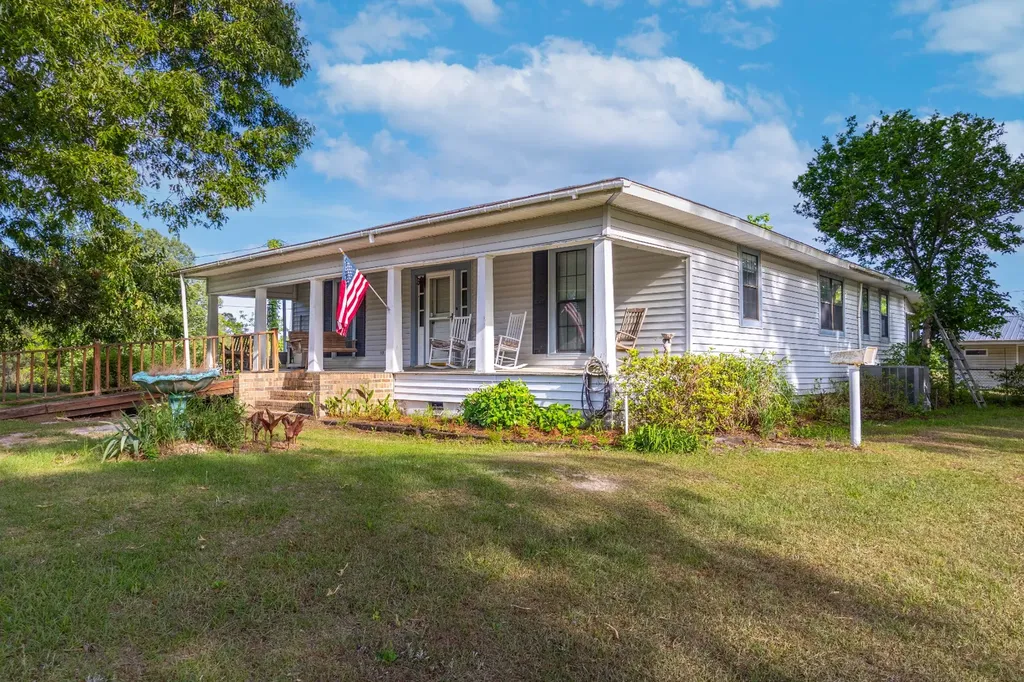 1683 W Mill Street Georgiana AL 36033