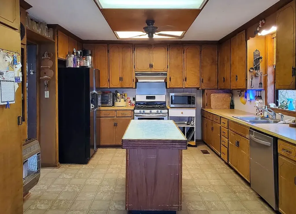 1683 W Mill Street Georgiana AL 36033