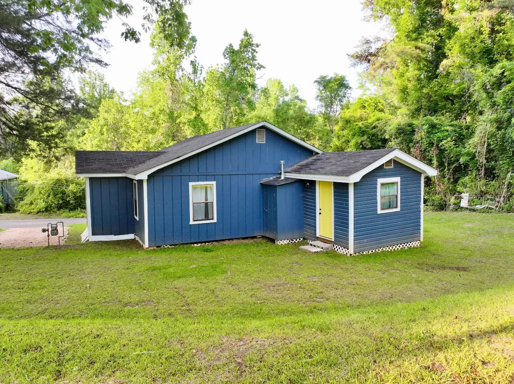 329 Morris Street Grove Hill AL 36451
