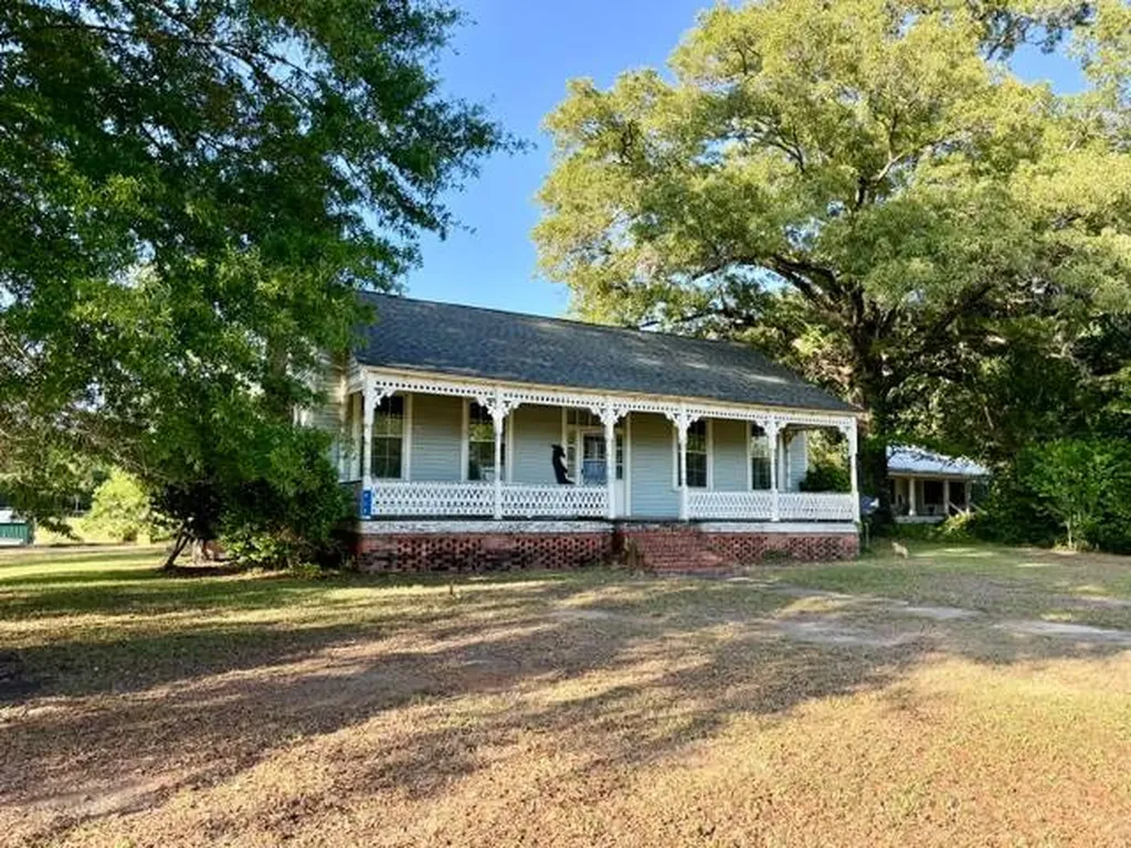 424 Clifton Street Camden AL 36726