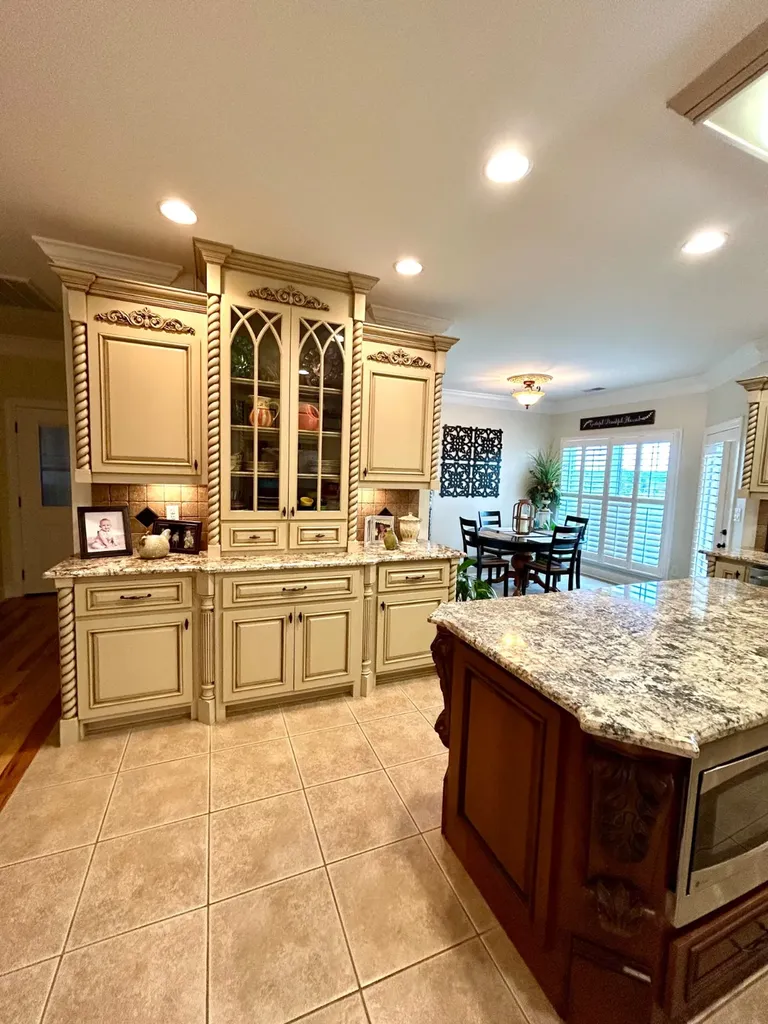 252 Plantation Springs Drive Florence AL 35630