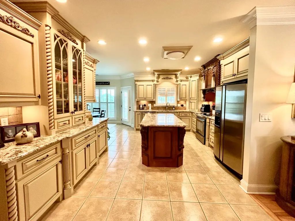 252 Plantation Springs Drive Florence AL 35630