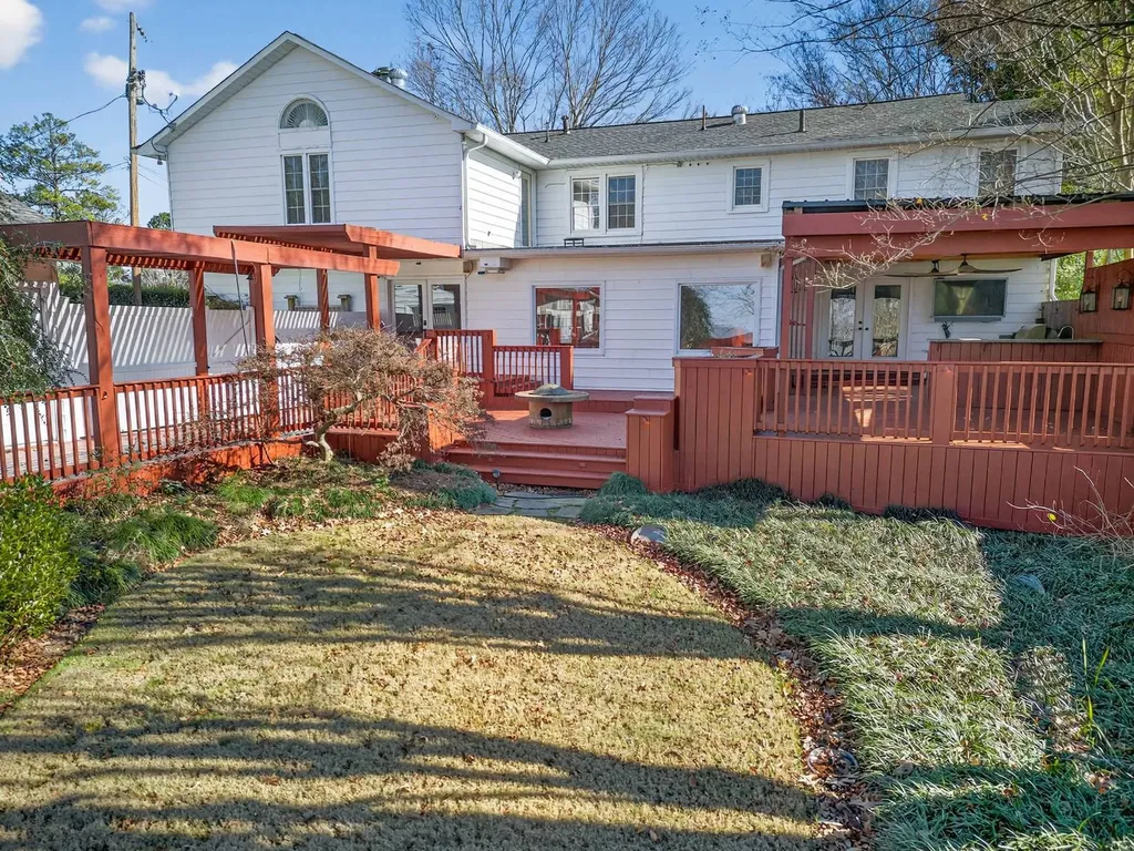2738 Hilltop Circle Gadsden AL 35904
