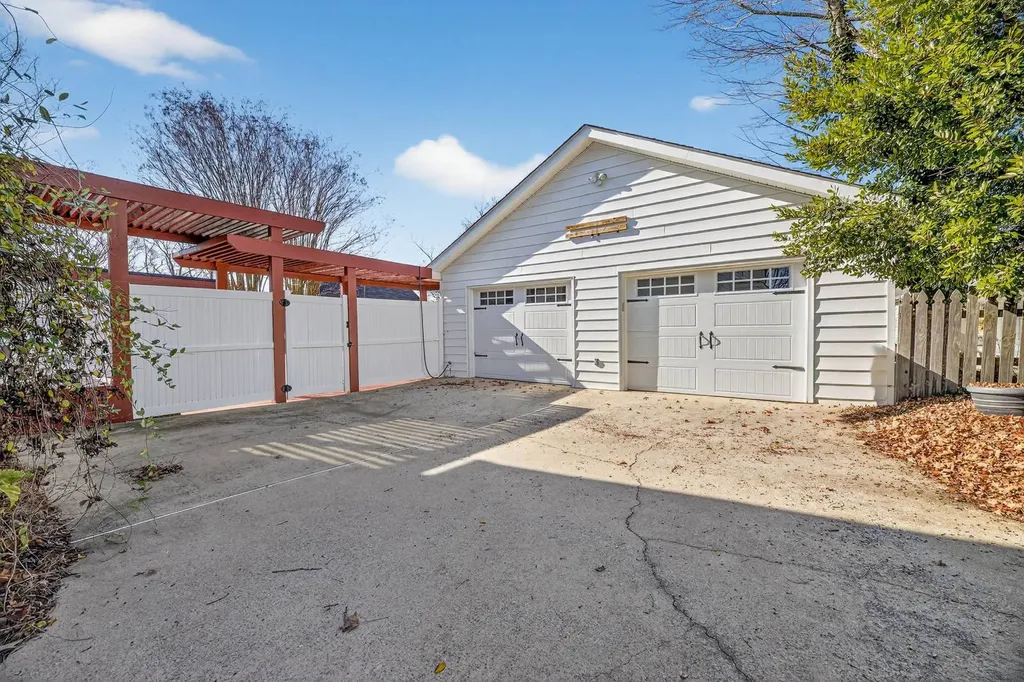 2738 Hilltop Circle Gadsden AL 35904