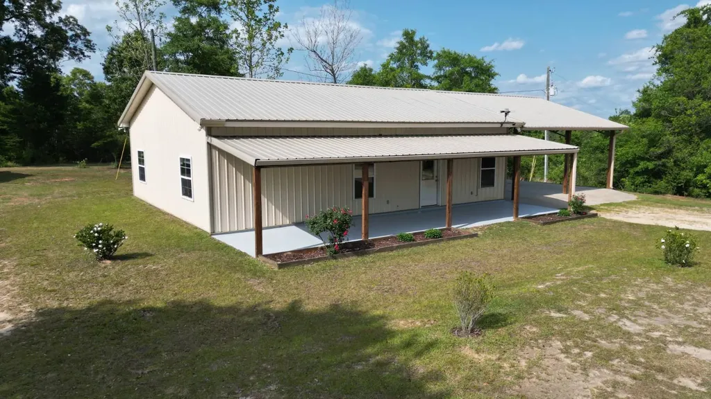 1297 Ernest Everett Road Vinegar Bend AL 36584