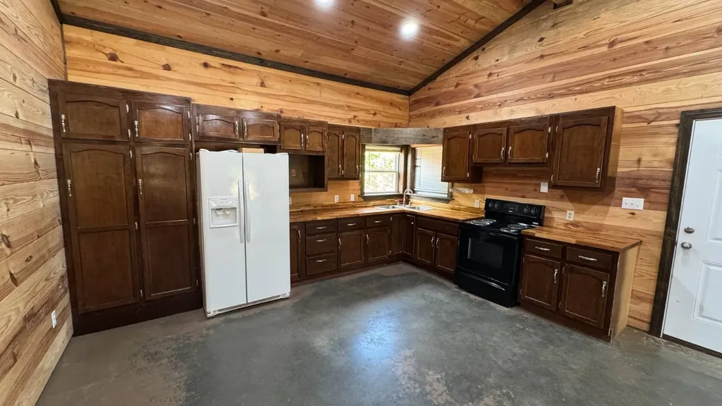 1297 Ernest Everett Road Vinegar Bend AL 36584