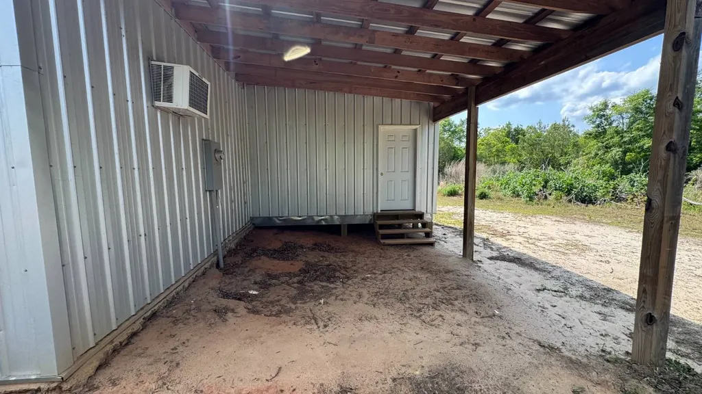 1297 Ernest Everett Road Vinegar Bend AL 36584