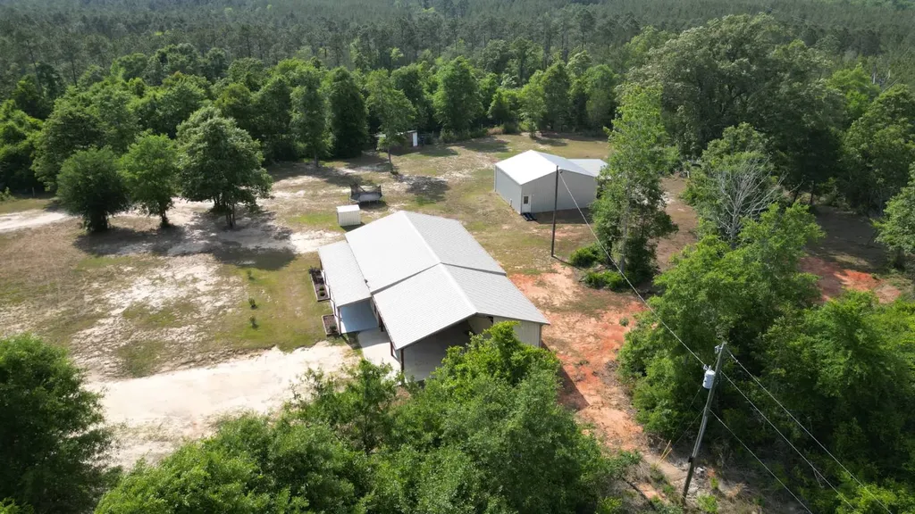 1297 Ernest Everett Road Vinegar Bend AL 36584
