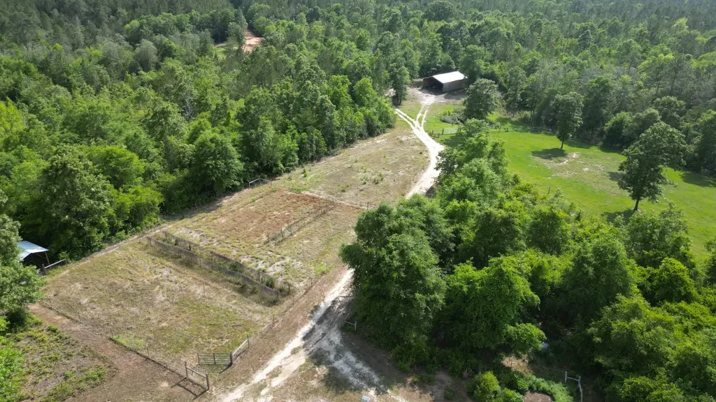 1297 Ernest Everett Road Vinegar Bend AL 36584