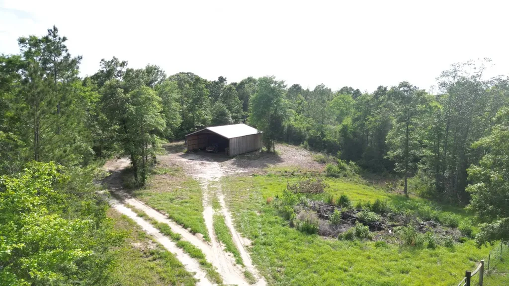 1297 Ernest Everett Road Vinegar Bend AL 36584