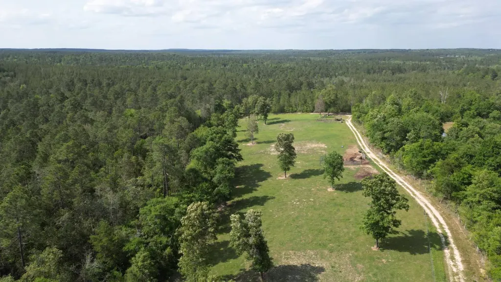 1297 Ernest Everett Road Vinegar Bend AL 36584
