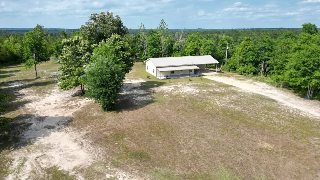 1297 Ernest Everett Road Vinegar Bend AL 36584