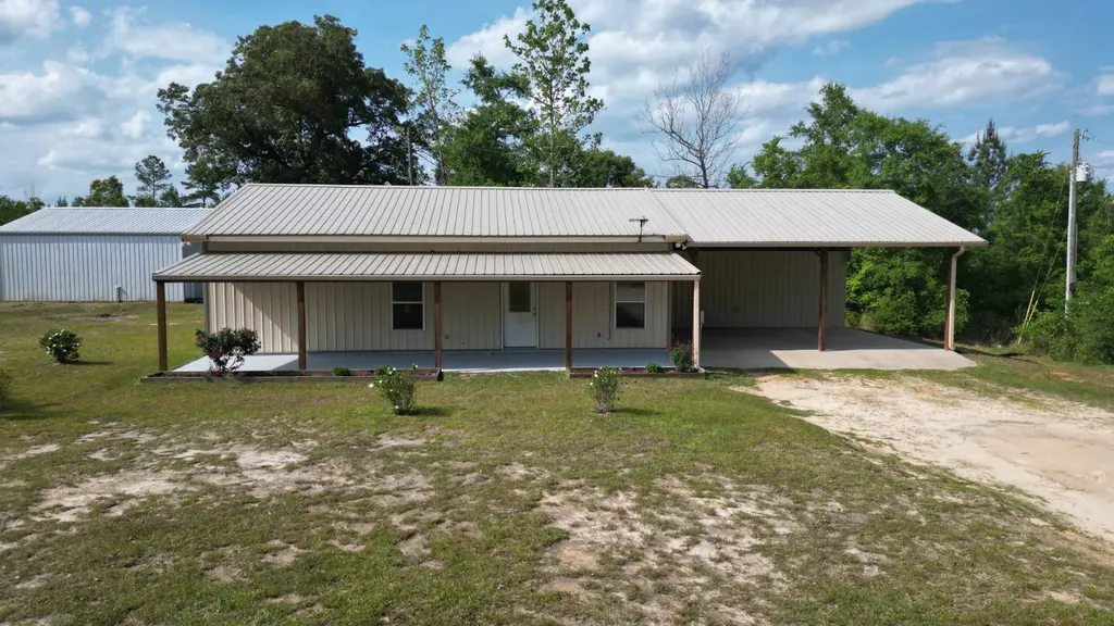 1297 Ernest Everett Road Vinegar Bend AL 36584