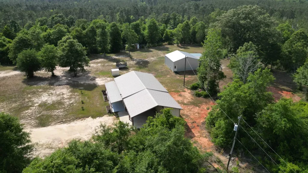 1297 Ernest Everett Road Vinegar Bend AL 36584