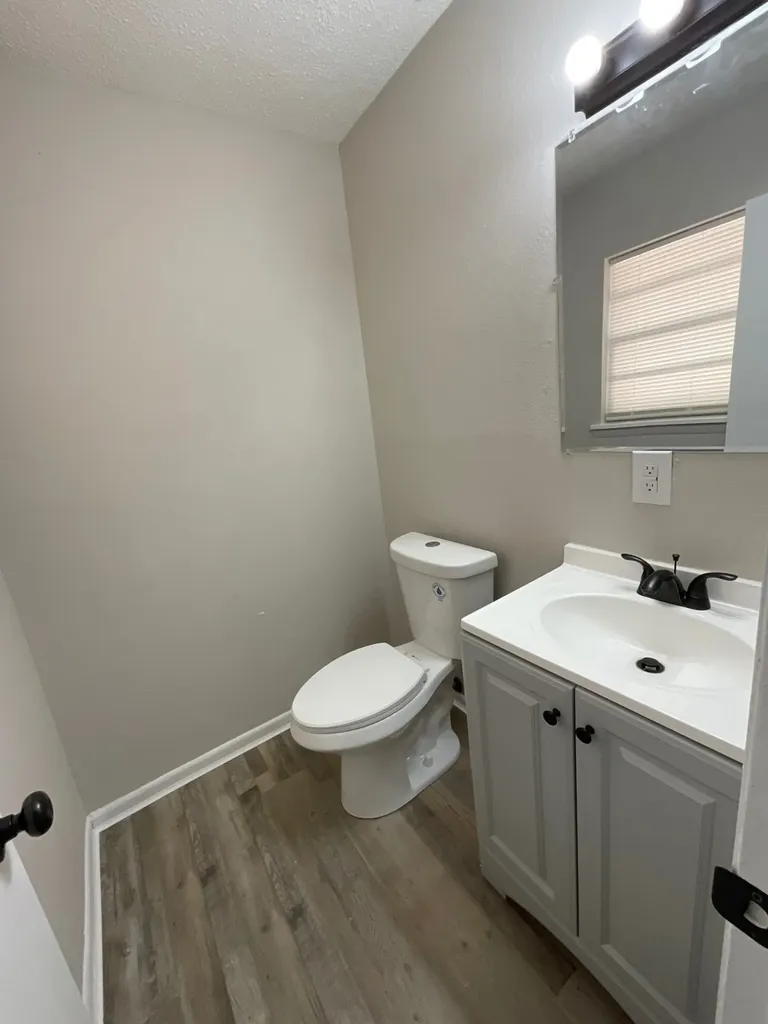 1327 Mixon School Road Ozark AL 36360