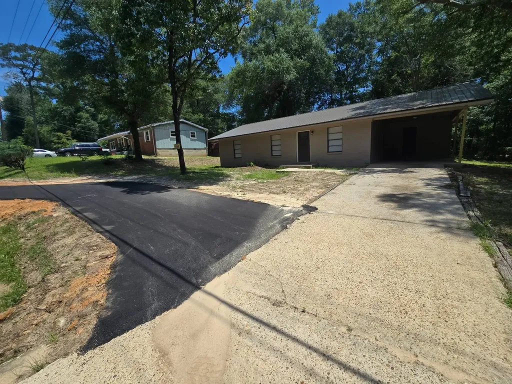 1327 Mixon School Road Ozark AL 36360
