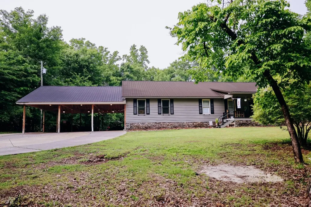 1202 Walker Drive Glencoe AL 35905