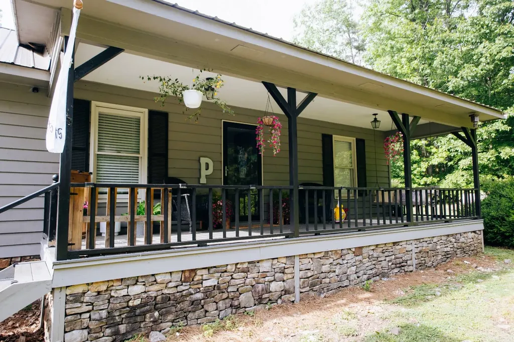 1202 Walker Drive Glencoe AL 35905