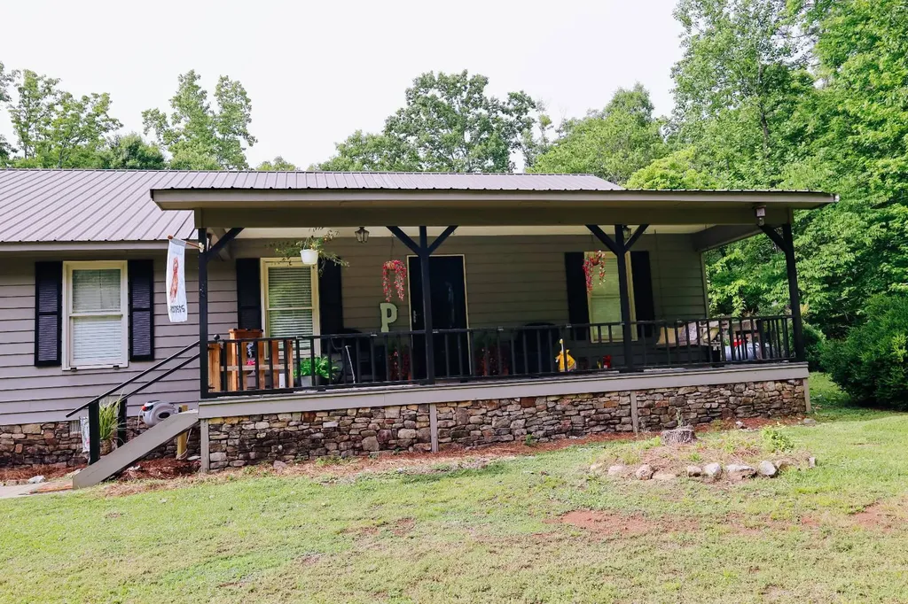 1202 Walker Drive Glencoe AL 35905