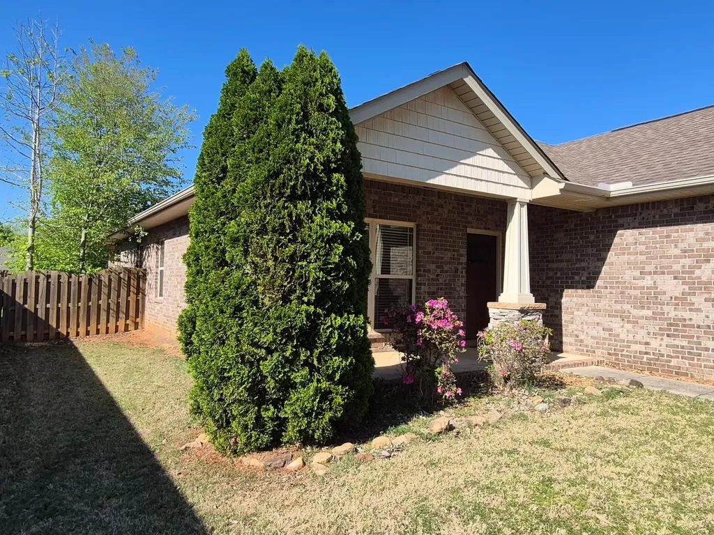 402 Bay Tree Huntsville AL 35824