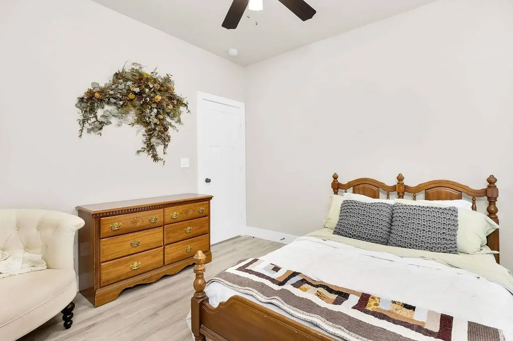 463 County Road 40 East Deatsville AL 36022