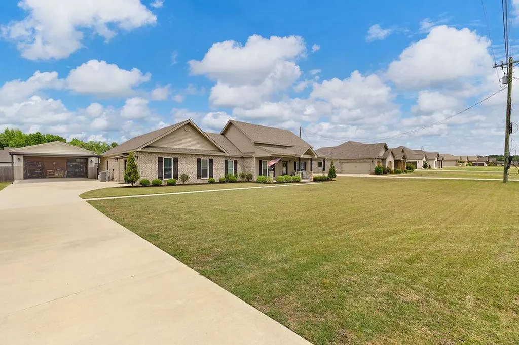 463 County Road 40 East Deatsville AL 36022