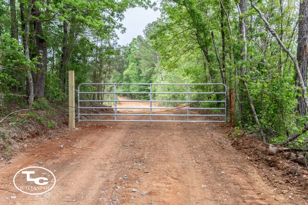 00 M L King Highway Eutaw AL 35462