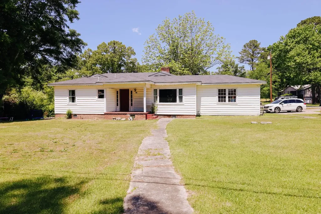 201 Hinds Road Gadsden AL 35904