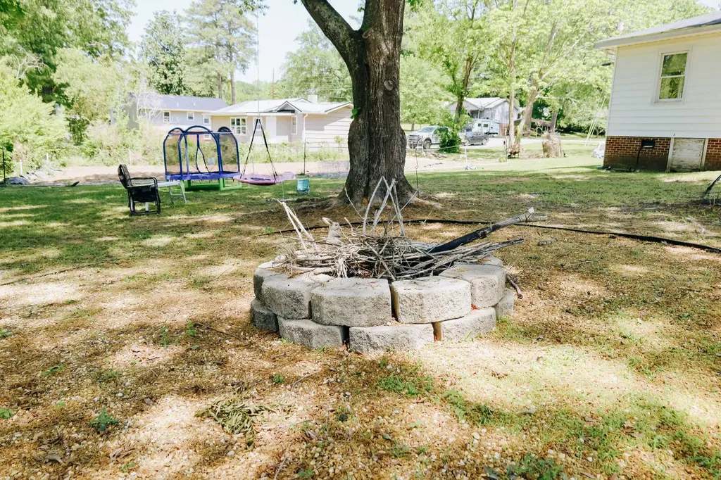 201 Hinds Road Gadsden AL 35904