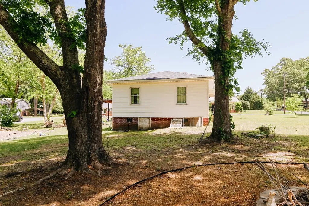 201 Hinds Road Gadsden AL 35904