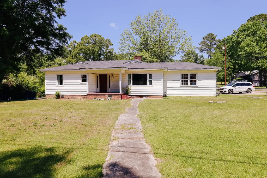 201 Hinds Road Gadsden AL 35904