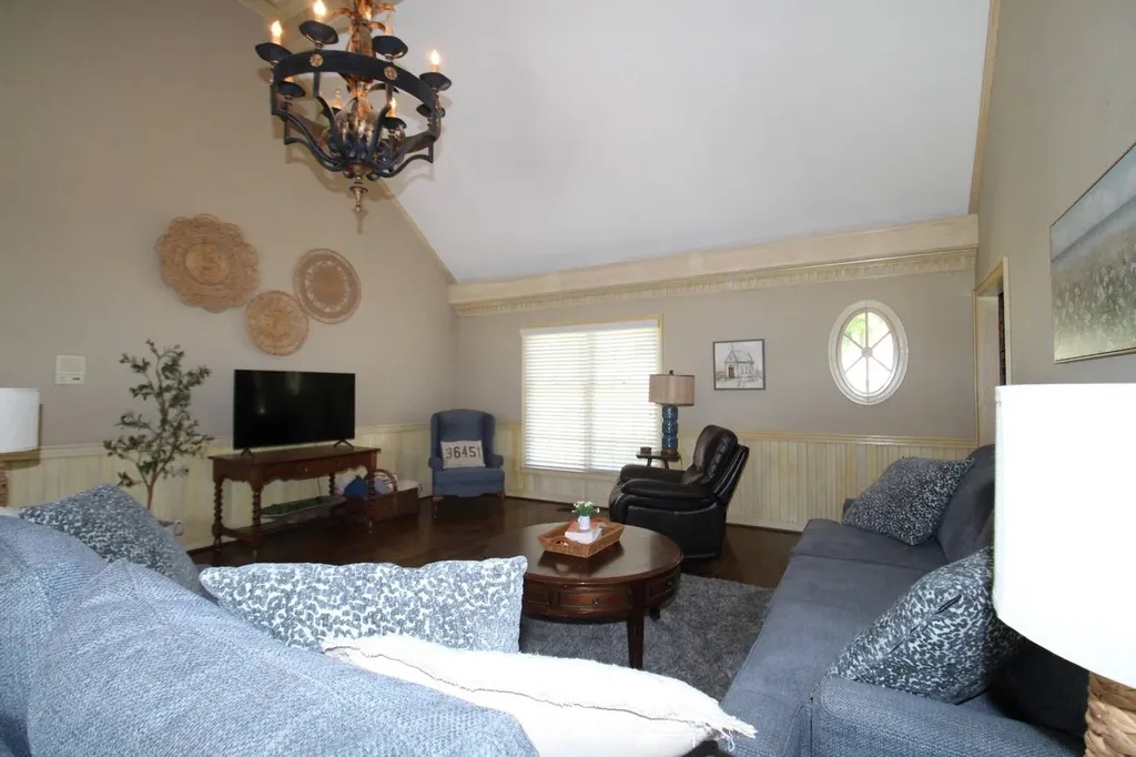 115 5th Avenue Grove Hill AL 36451