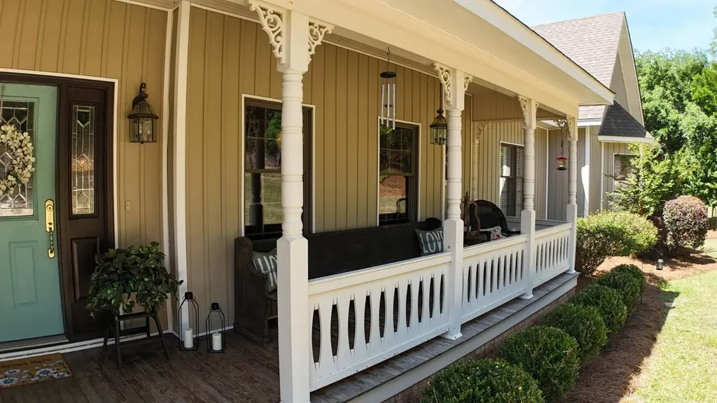 115 5th Avenue Grove Hill AL 36451