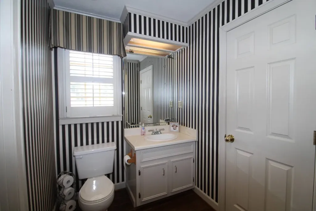 115 5th Avenue Grove Hill AL 36451