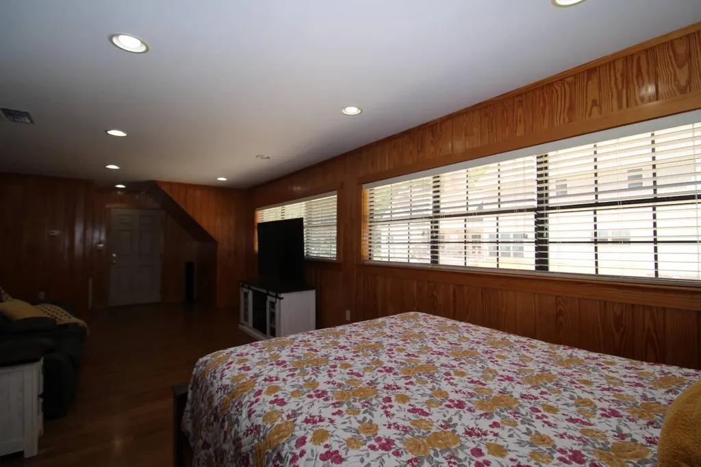 115 5th Avenue Grove Hill AL 36451