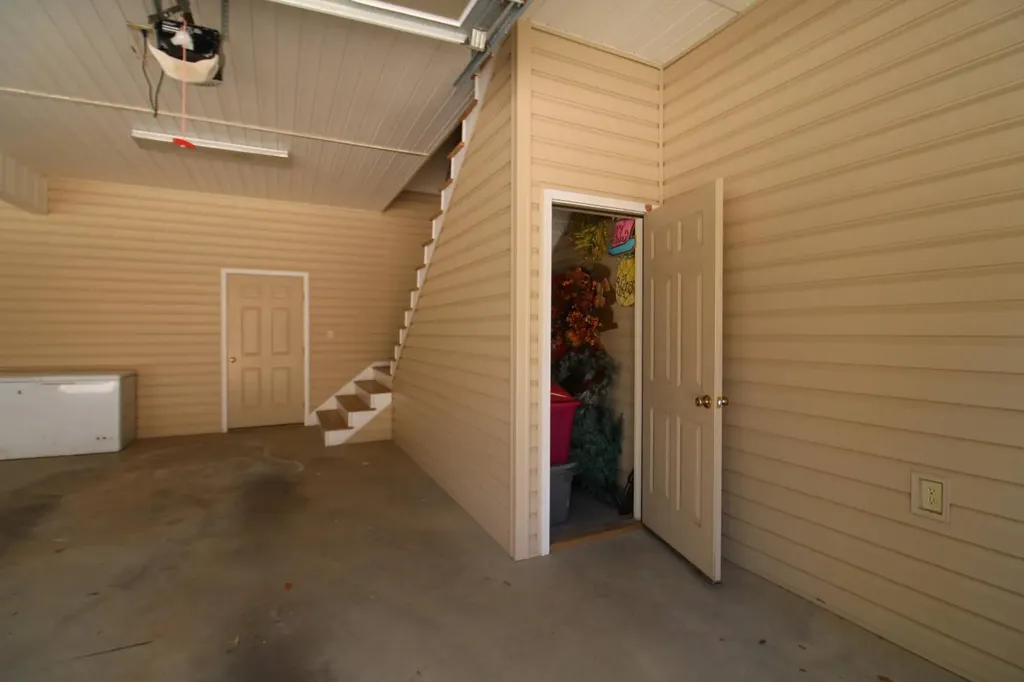 115 5th Avenue Grove Hill AL 36451