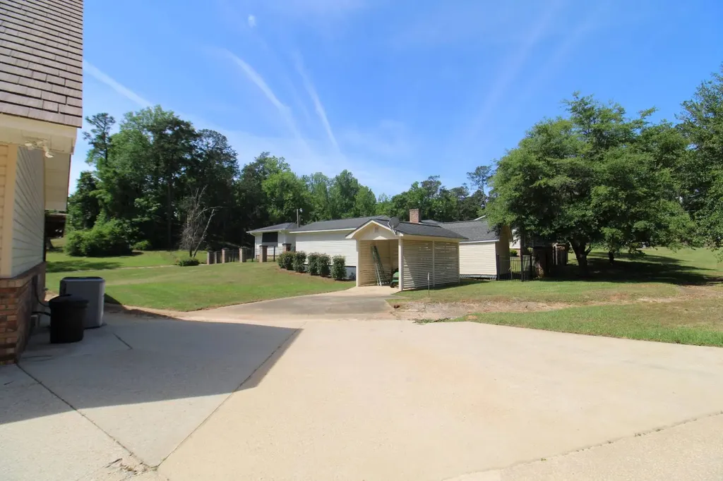 115 5th Avenue Grove Hill AL 36451