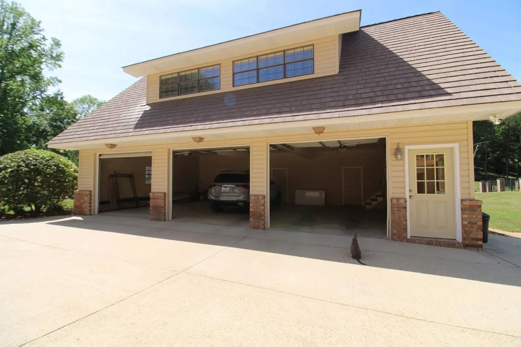 115 5th Avenue Grove Hill AL 36451