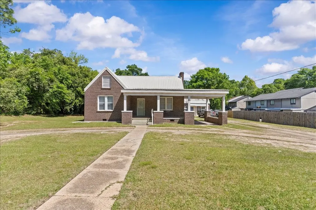 445 E Eufaula Ozark AL 36360