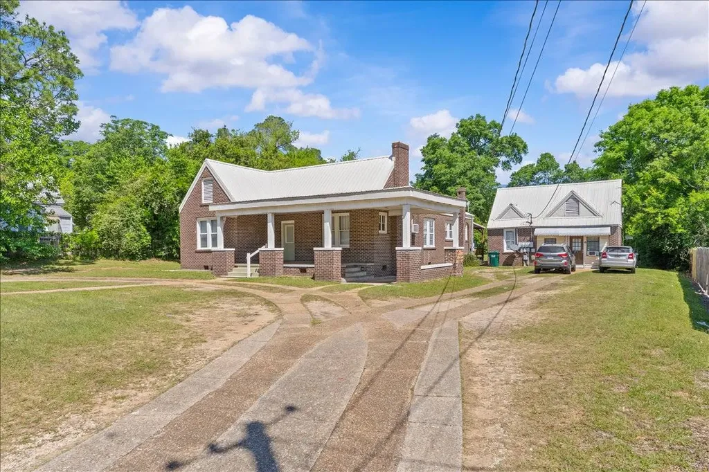 445 E Eufaula Ozark AL 36360