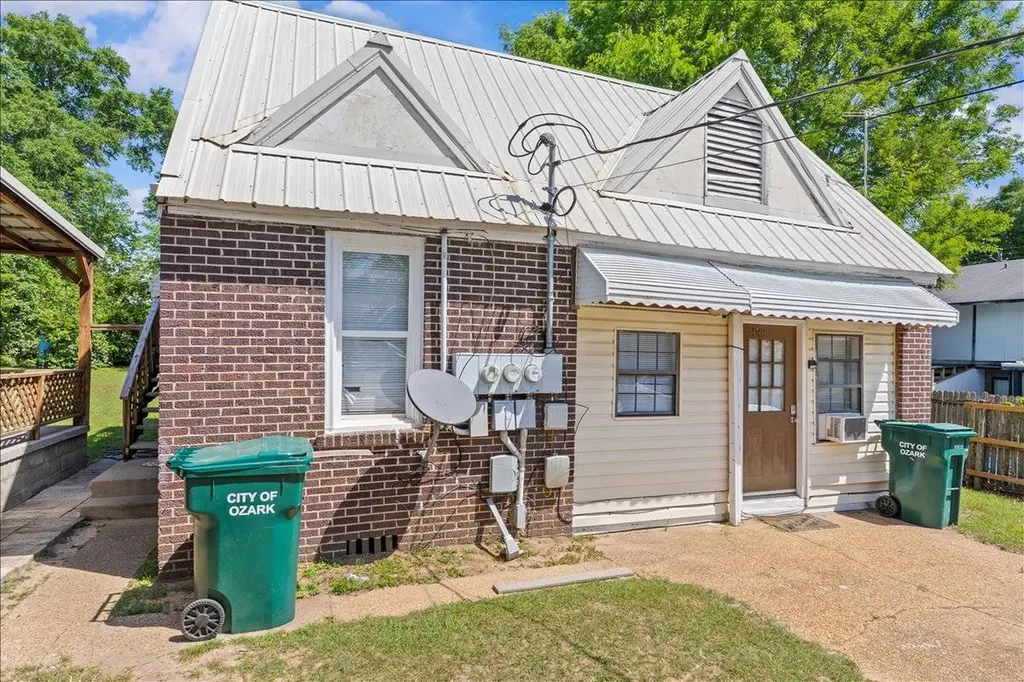 445 E Eufaula Ozark AL 36360
