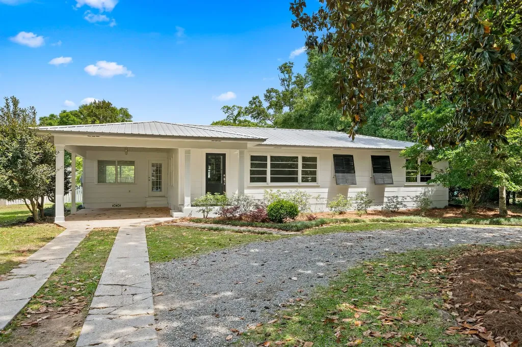 208 N. Ingleside Street Fairhope AL 36532