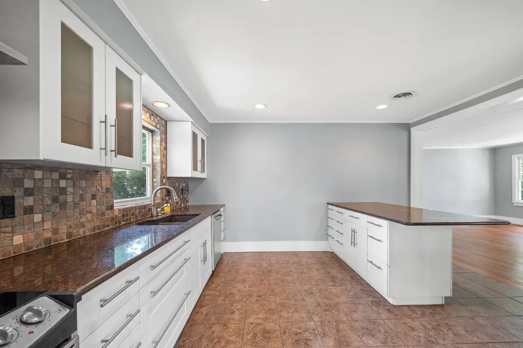 208 N. Ingleside Street Fairhope AL 36532