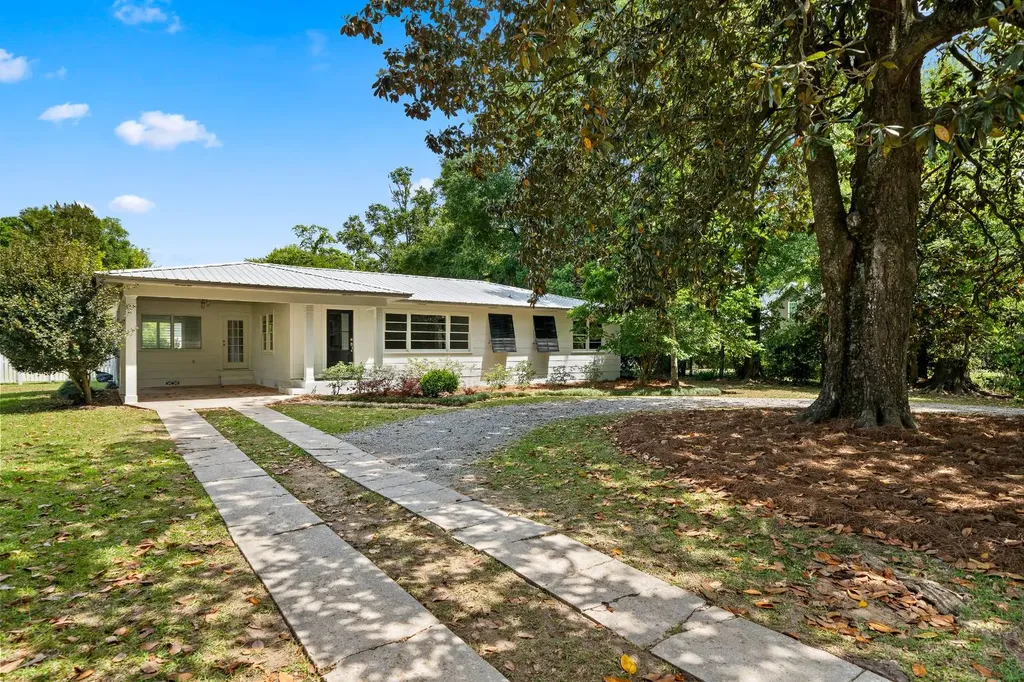 208 N. Ingleside Street Fairhope AL 36532