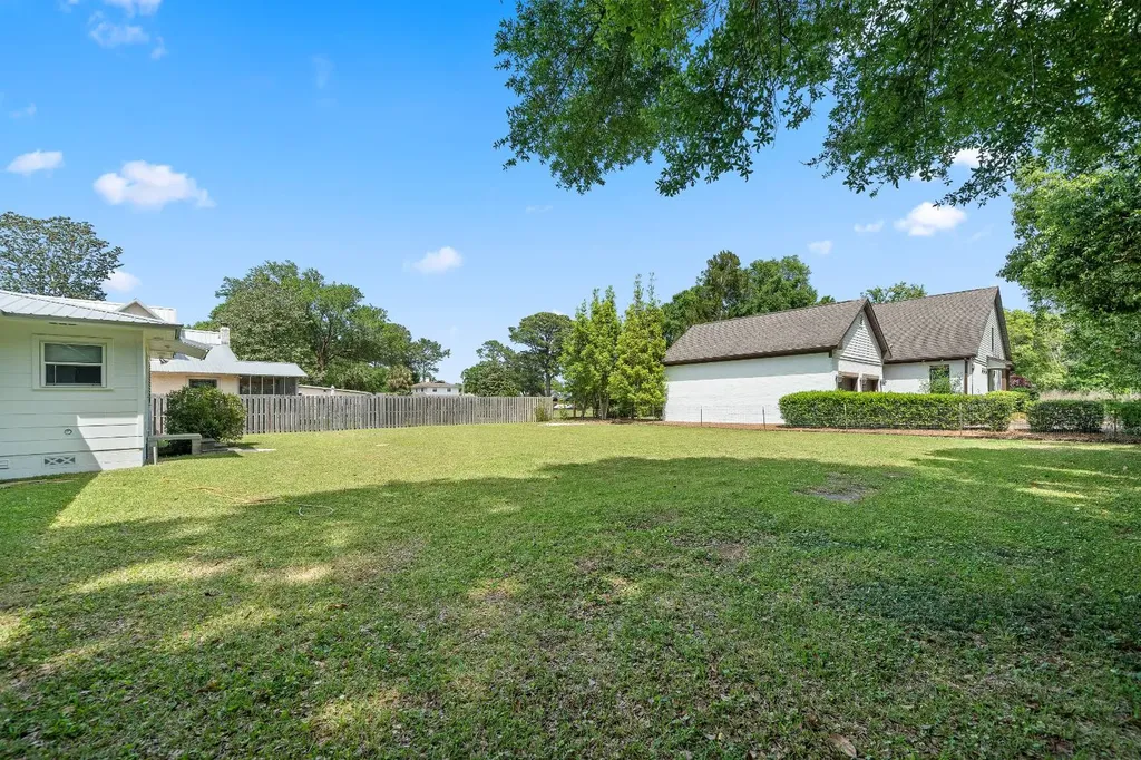 208 N. Ingleside Street Fairhope AL 36532
